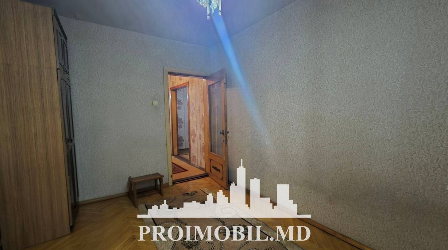 https://images.proimobil.md/BKMBd-Db2w0zCmIEgaWi7GXDTJzeMh3wpI9uUZRGWhg/watermark:0.75:so:0:30:0.39/resize:fill:1460:816:1/gravity:ce/bG9jYWw6Ly8vZXN0YXRlL2xyLzEwYjE5ZTlmLTZmZTctNDcwNS04MzRkLWEyMmJjMWY0ZDQ1OS5qcGVn