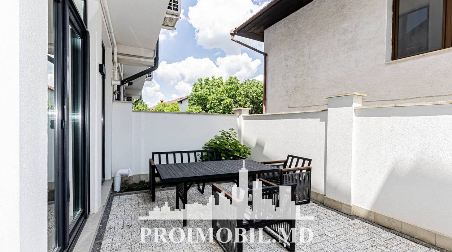 https://images.proimobil.md/BObyrVJkMfwqmCVA7nhkxmFNJa7YqrTfyiU41jOv438/watermark:0.75:so:0:30:0.39/resize:fill:1460:816:1/gravity:ce/bG9jYWw6Ly8vZXN0YXRlL2xyL2Q0YTAyYjUwLWM5MzMtNDYwOS05MGMxLWU1NjJiMGZiYTdmOS5qcGVn