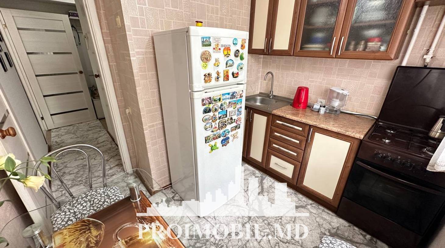 https://images.proimobil.md/BPm71ah6x8FE-5HdrBfqHxtbWzkTcYgM4kaIKPQKS1A/watermark:0.75:so:0:30:0.39/resize:fill:1460:816:1/gravity:ce/bG9jYWw6Ly8vZXN0YXRlL2xyL2VkY2M1ZGIxLThlMjgtNDUyYy1hZjJkLWFkYjRlZjJhYmU5ZC5qcGVn