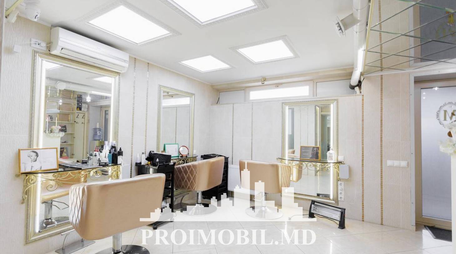 https://images.proimobil.md/BQYprBwPdMVx9ycq7DlJ1FJP2Vzn3PrXQ4x774EqMGA/watermark:0.75:so:0:30:0.39/resize:fill:1460:816:1/gravity:ce/bG9jYWw6Ly8vZXN0YXRlL2xyLzgxZWNjYTNkLWU5NjctNGUwNi1iODQ0LTA4YWM0NmVmZDAxNC5qcGVn