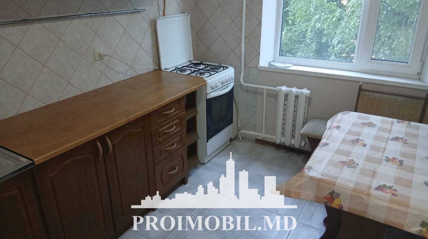 https://images.proimobil.md/BTJ6e4m17Y3VfoQ_6kmn2xN5HpCMtaeIWeFNyyWl4-s/watermark:0.75:so:0:30:0.39/resize:fill:1460:816:1/gravity:ce/bG9jYWw6Ly8vZXN0YXRlL2xyL2U2NGUzNjcyLTU1OTctNDkyNi05MmFmLWE4NWZmMzczMTUxNC5qcGVn