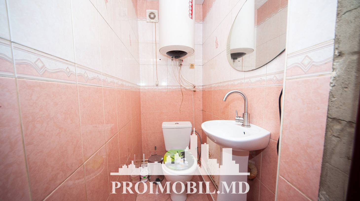 https://images.proimobil.md/BXieL1SS5wFzHrjKqVUHdT5r8803s5iUrzBBmissskA/watermark:0.75:so:0:30:0.39/resize:fill:1460:816:1/gravity:ce/bG9jYWw6Ly8vZXN0YXRlL2xyL2YwMWNkNjBiLTFkOTMtNDFlMS04NGMyLWQ2YWVmYTYxZTMyZC5qcGVn