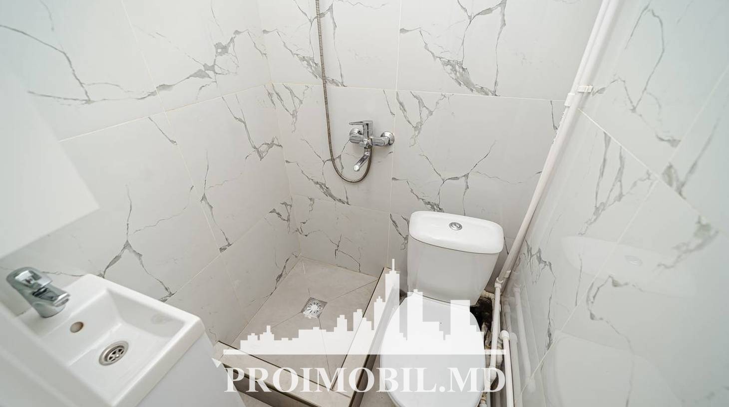 https://images.proimobil.md/B_WxKm9KvmdGBriZ8lj-kikmP9-3bQImwgYETUHtX2Y/watermark:0.75:so:0:30:0.39/resize:fill:1460:816:1/gravity:ce/bG9jYWw6Ly8vZXN0YXRlL2xyLzhkNjkyNGE3LWJjZjktNGQ4OS04ZTEwLWI5NWZmYTI4MDZkYi5qcGVn