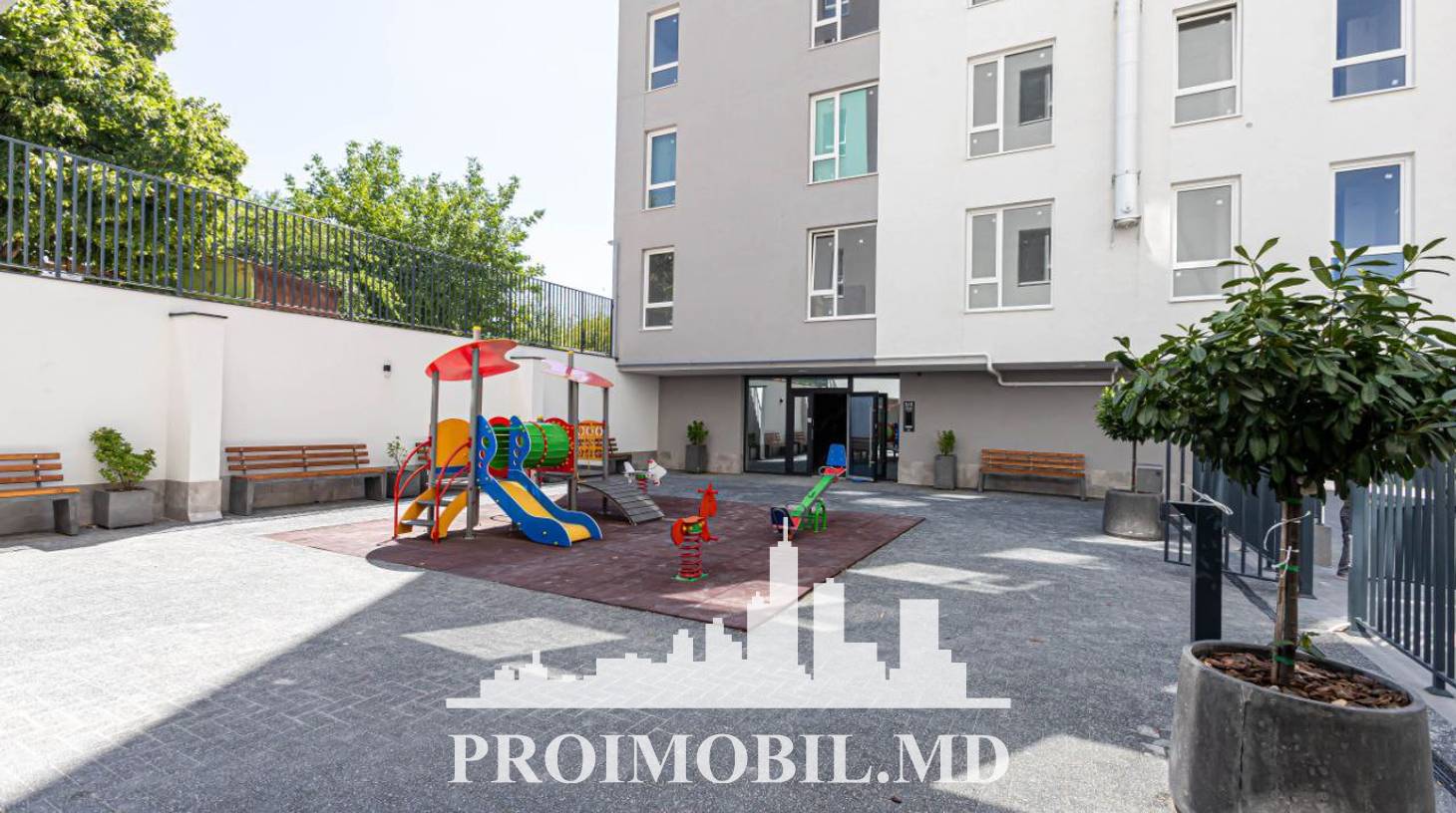 https://images.proimobil.md/BbvVJ5b6Fs-uNcq53QJL0FvUDL7y9VgKZAwuyayuQN0/watermark:0.75:so:0:30:0.39/resize:fill:1460:816:1/gravity:ce/bG9jYWw6Ly8vZXN0YXRlL2xyL2YxODYxNzkyLWYyZGYtNDhiMi05NjIyLTQ5NWQyNzI0NDQyZi5qcGVn