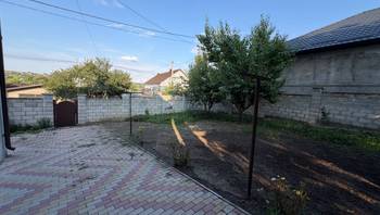https://images.proimobil.md/BdA_Ddz-sOYJpeZjEYWOuYG3nNqqSEdI4o76UQRfCLY/resize:fill:350:198:1/gravity:ce/bG9jYWw6Ly8vZXN0YXRlL2xyL2I1YmU2YzFkLTcxY2YtNGMxZC04MDNjLTExZjUwMWE4Mjk1OS5qcGVn