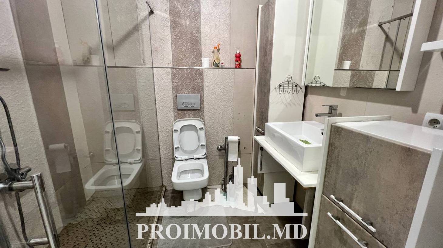 https://images.proimobil.md/BdGlqmO_-kTNrv0jBUgclGu0Y8g1D3NsbkSEJQRsj4Q/watermark:0.75:so:0:30:0.39/resize:fill:1460:816:1/gravity:ce/bG9jYWw6Ly8vZXN0YXRlL2xyLzFiYjg0ZTAwLTk5ZjktNDQ1YS04ZWM0LTZhMGQ5M2I2MDgyYS5qcGVn