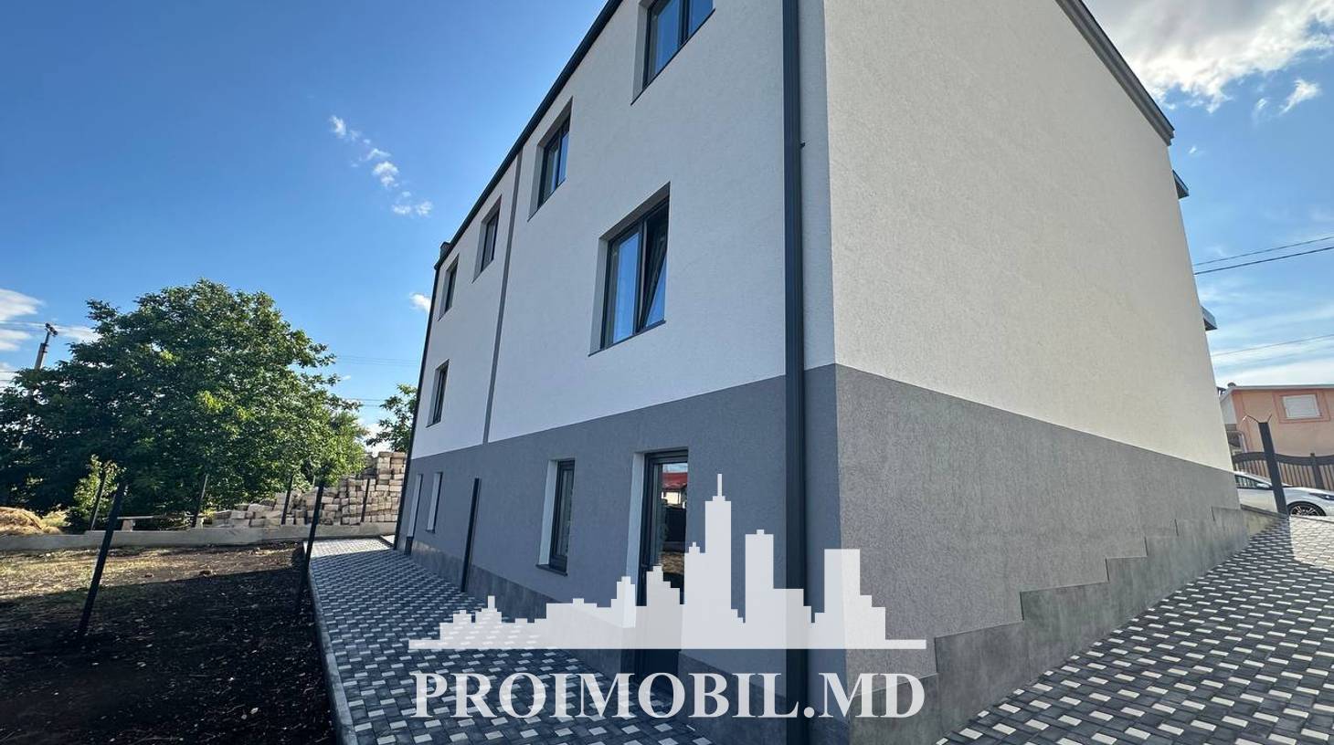 https://images.proimobil.md/BdRiK6gb9IZKLRHtsuZWqDp2sAXTZz4Cbf3tVREbWug/watermark:0.75:so:0:30:0.39/resize:fill:1460:816:1/gravity:ce/bG9jYWw6Ly8vZXN0YXRlL2xyLzFlYzM4OGM5LWFiMDMtNDJjYy1iNzM2LTJjNDE0OTQ1OWY1Ni5qcGVn