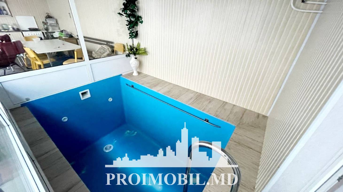 https://images.proimobil.md/BeQyGSIRkLhnA18fSHcwRi7ExuPEtgY7Y2wcfQpE__M/watermark:0.75:so:0:30:0.39/resize:fill:1460:816:1/gravity:ce/bG9jYWw6Ly8vZXN0YXRlL2xyLzBhZjk0ZDgzLTZmNzUtNGMxYi04Y2ZmLTY4M2U2ZjIyY2EzOC5qcGVn