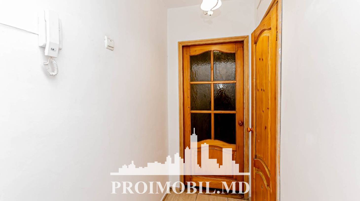 https://images.proimobil.md/BfUS9IfvqT8s8gYaCJ2uj9ktgrGCnzogkHm1zZs-9P8/watermark:0.75:so:0:30:0.39/resize:fill:1460:816:1/gravity:ce/bG9jYWw6Ly8vZXN0YXRlL2xyLzBlMTdkMmIyLWJhNzQtNGYxOC05Nzg1LThhZmZmNTlhNGVlOS5qcGVn