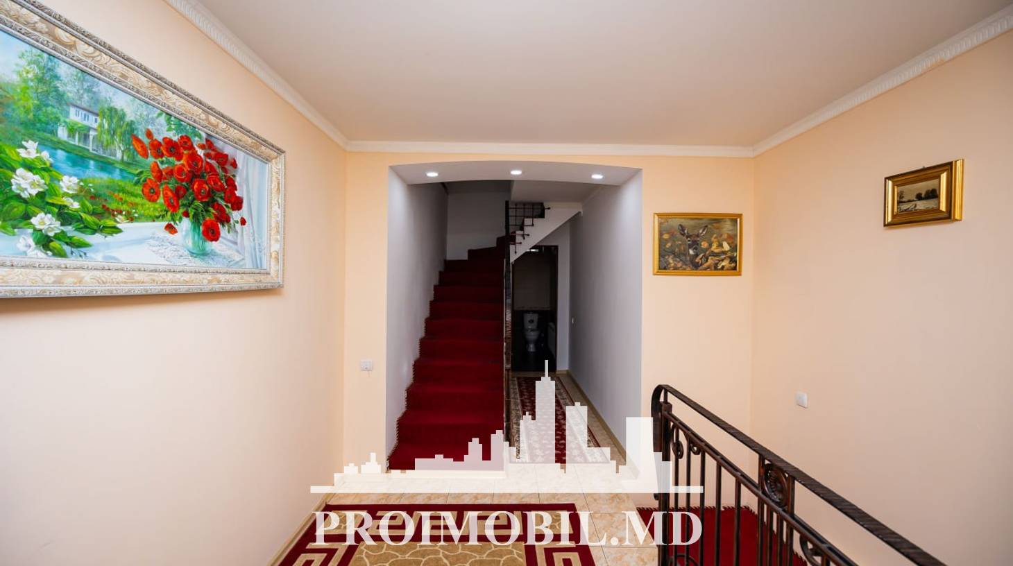 https://images.proimobil.md/BlrdgNRD1pQxVmmQc_uuta6O8AJ3HITf2EuG7c_Qay8/watermark:0.75:so:0:30:0.39/resize:fill:1460:816:1/gravity:ce/bG9jYWw6Ly8vZXN0YXRlL2xyLzcwNWNlMzZiLTVhYWEtNGExYS1iY2ZmLWM1M2M2YzQxYzRhZi5qcGVn