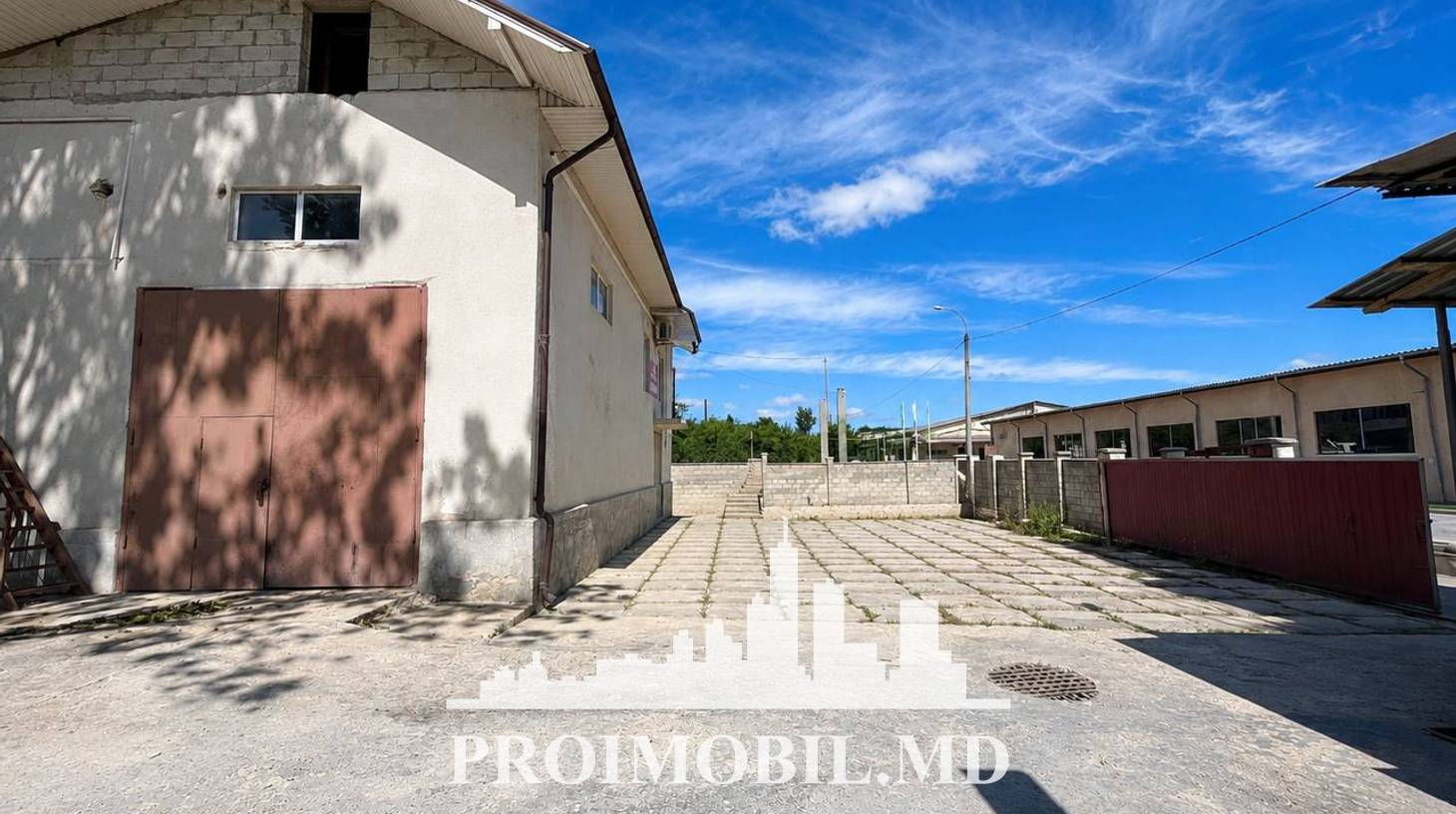 https://images.proimobil.md/BmQlowjN00P8sf-UpzJSdc84Ds64veZe3Vj5z8O2Beg/watermark:0.75:so:0:30:0.39/resize:fill:1460:816:1/gravity:ce/bG9jYWw6Ly8vZXN0YXRlL2xyLzU4NWI5MmYyLTJmMTktNGU3ZC05NzhiLTc3MGFiY2VkMmVhOC5qcGVn