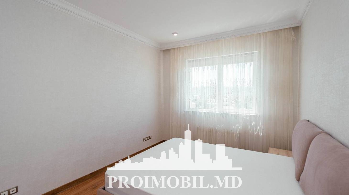 https://images.proimobil.md/Bn3WdFjxr6WPlOndsrLkxIHVg_TX18QysvVD4CvN3o8/watermark:0.75:so:0:30:0.39/resize:fill:1460:816:1/gravity:ce/bG9jYWw6Ly8vZXN0YXRlL2xyLzk4NDA2MTFiLTIyNDYtNDg3Yy1iYThiLTQyYTE5YzVmNGM5ZC5qcGVn