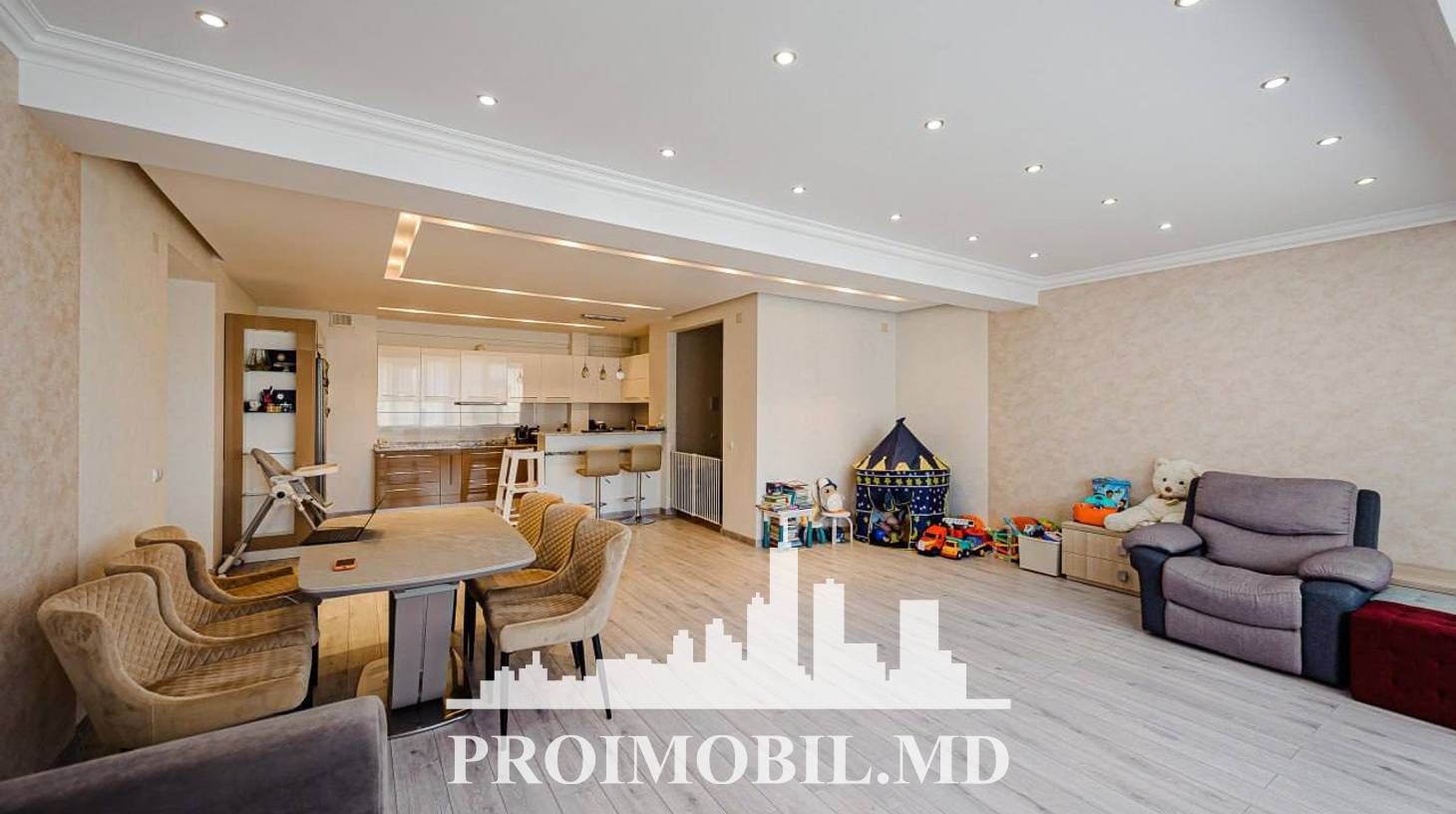 https://images.proimobil.md/Bo4R7Lwl_eiLwBJPTKlcfHR50Uddr1alRF6R3XFq8hc/watermark:0.75:so:0:30:0.39/resize:fill:1460:816:1/gravity:ce/bG9jYWw6Ly8vZXN0YXRlL2xyLzYzZDE4NzhjLThkYWEtNDBkNS1hMTk3LTI1OTMxYmVkOGViYS5qcGVn