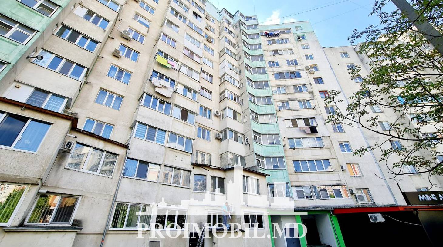 https://images.proimobil.md/BpGdSmhXuJBztWzAjy9qW8Wjd3Enw8RiKkojsGk-KkQ/watermark:0.75:so:0:30:0.39/resize:fill:1460:816:1/gravity:ce/bG9jYWw6Ly8vZXN0YXRlL2xyLzQ1OGNjNTE2LWY2YjktNGUyMS05YzA2LTY2MTk1ZGVkOTc4Mi5qcGVn