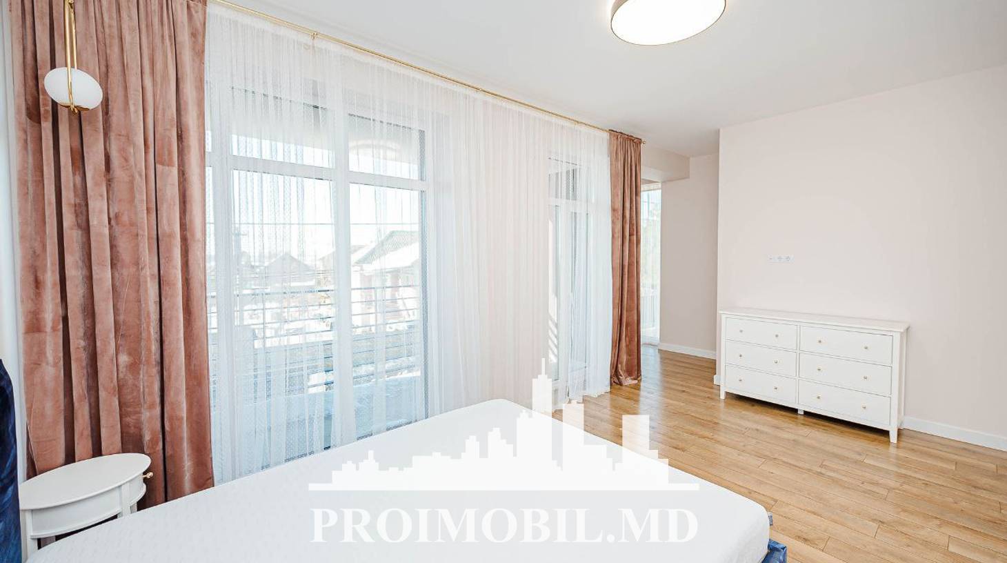 https://images.proimobil.md/BuFK6FKJ8Q-tX0SEUh6w3VvK3cn8crkvotw8eOzi9-Q/watermark:0.75:so:0:30:0.39/resize:fill:1460:816:1/gravity:ce/bG9jYWw6Ly8vZXN0YXRlL2xyL2RkZDhiMTc3LWFkMzgtNDY1Zi04Mzc3LTZmZmViMzA5YmE1NS5qcGVn