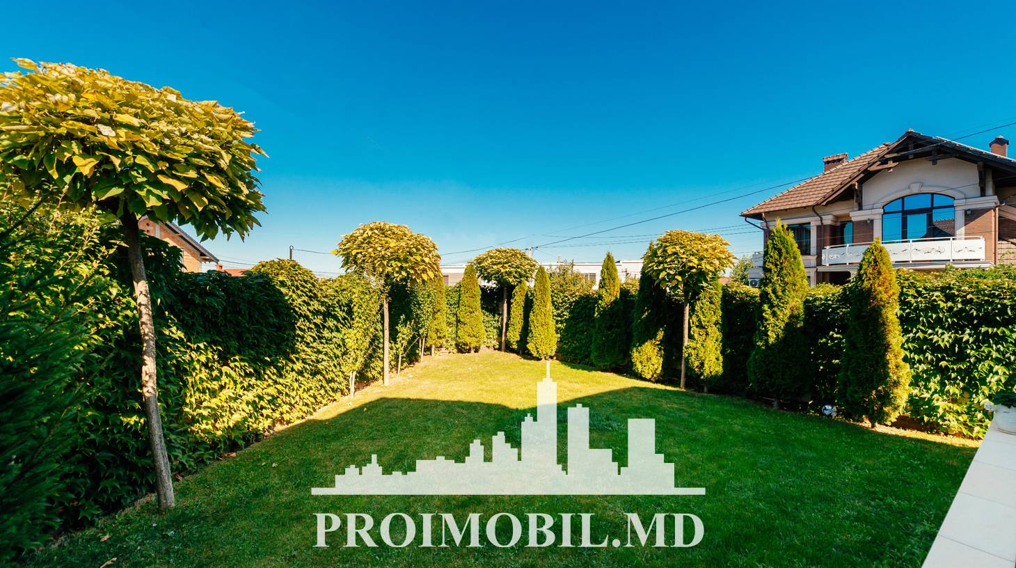 https://images.proimobil.md/BulxFC7G_tEfEkcuvP8I6SsRQzUGIF6BN4be102Cp7Y/watermark:0.75:so:0:30:0.39/resize:fill:1460:816:1/gravity:ce/bG9jYWw6Ly8vZXN0YXRlL2xyLzE4Mzg2ZWM3LWE4ZmMtNDQ3NC1iNmY4LTM5MzY0ZWRiY2U3Yi5qcGVn