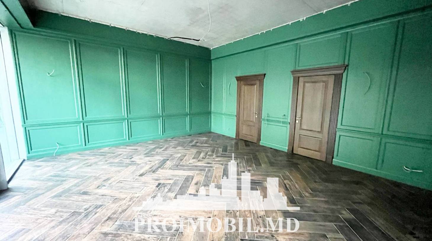https://images.proimobil.md/Bw7A484S1IUHjroCwiqyA2U7bnYyF0QzXH8NpXMR3os/watermark:0.75:so:0:30:0.39/resize:fill:1460:816:1/gravity:ce/bG9jYWw6Ly8vZXN0YXRlL2xyL2IwMjFlZmNiLTk4OWYtNDhiZC05Y2ZlLTQ5NjY4NWJkYmFjMC5qcGVn