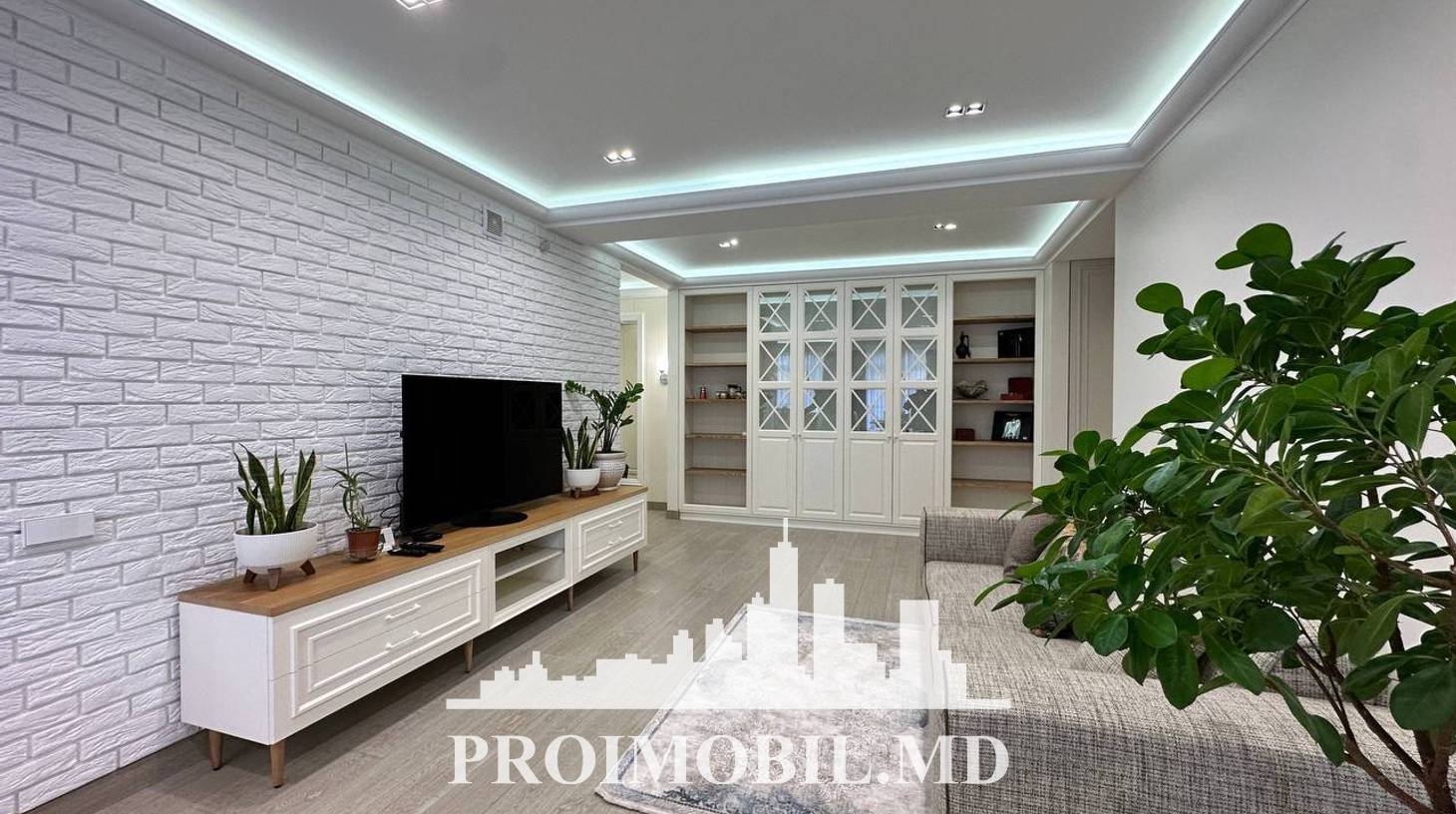 https://images.proimobil.md/BxR5vZmcFcjkmzPbg5CTvnkd_ZOBf5LoJR3ekGgYy_o/watermark:0.75:so:0:30:0.39/resize:fill:1460:816:1/gravity:ce/bG9jYWw6Ly8vZXN0YXRlL2xyLzc2OTIyYmY1LTk3YzktNDE5Ny05OTFjLTI1ODU5ZGIyYWYyZC5qcGVn