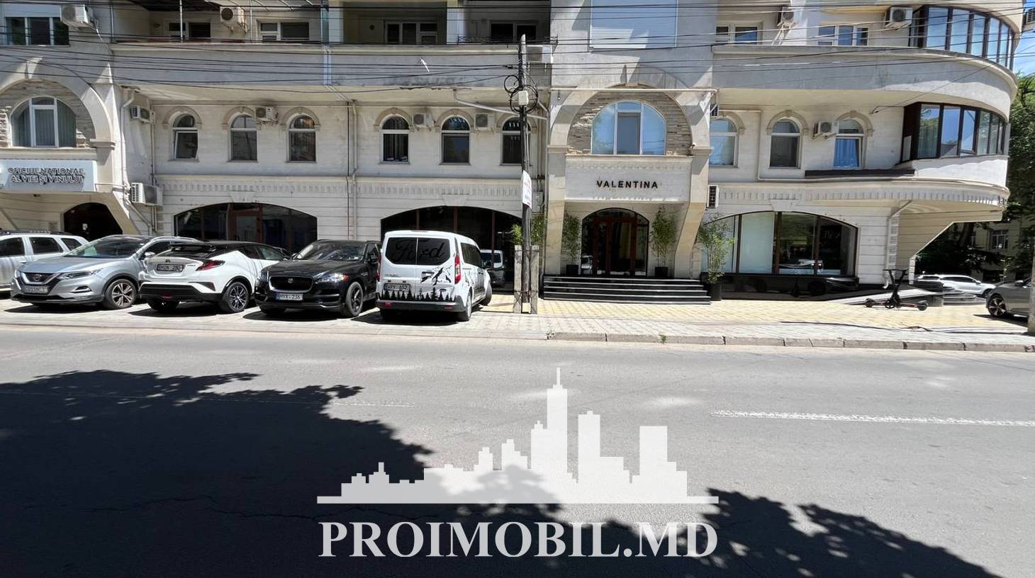 https://images.proimobil.md/C-6mUQuwfl8ed1uFgFaYFD7E4qU_2pu21sz5ct5KfnY/watermark:0.75:so:0:30:0.39/resize:fill:1460:816:1/gravity:ce/bG9jYWw6Ly8vZXN0YXRlL2xyLzQ0NjZhZWE1LTk1YzctNGMwNS1hODQ3LWMxYjQwM2NkODA0NC5qcGVn