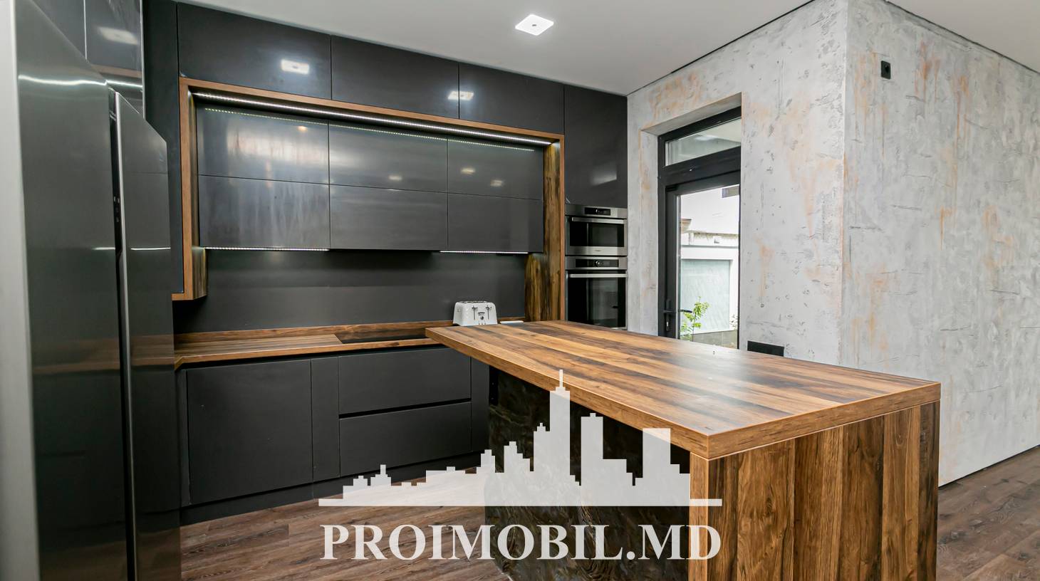 https://images.proimobil.md/C2Muxk8a5-kpw150Cj3GDT99HeMtOzB_Sr80_01-zFk/watermark:0.75:so:0:30:0.39/resize:fill:1460:816:1/gravity:ce/bG9jYWw6Ly8vZXN0YXRlL2xyLzM1MDA0MTgxLTZmNzAtNDU4Ni04OGI0LWRjNGY5MWU5YjRhOC5qcGVn