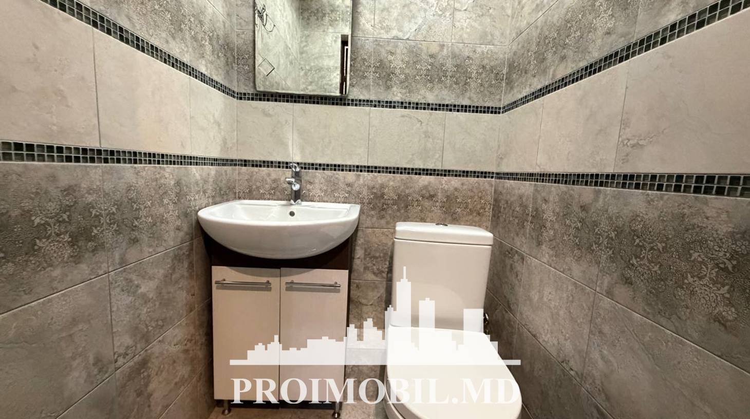 https://images.proimobil.md/C3cStEUCJSQgdgf9f4P5lbvbFnc3XK7W5na3_H05Ulc/watermark:0.75:so:0:30:0.39/resize:fill:1460:816:1/gravity:ce/bG9jYWw6Ly8vZXN0YXRlL2xyLzRiMmU3MjcwLWJkNzAtNDdkMi04MmIzLWViNjg1Mzg2ZTc5Mi5qcGVn