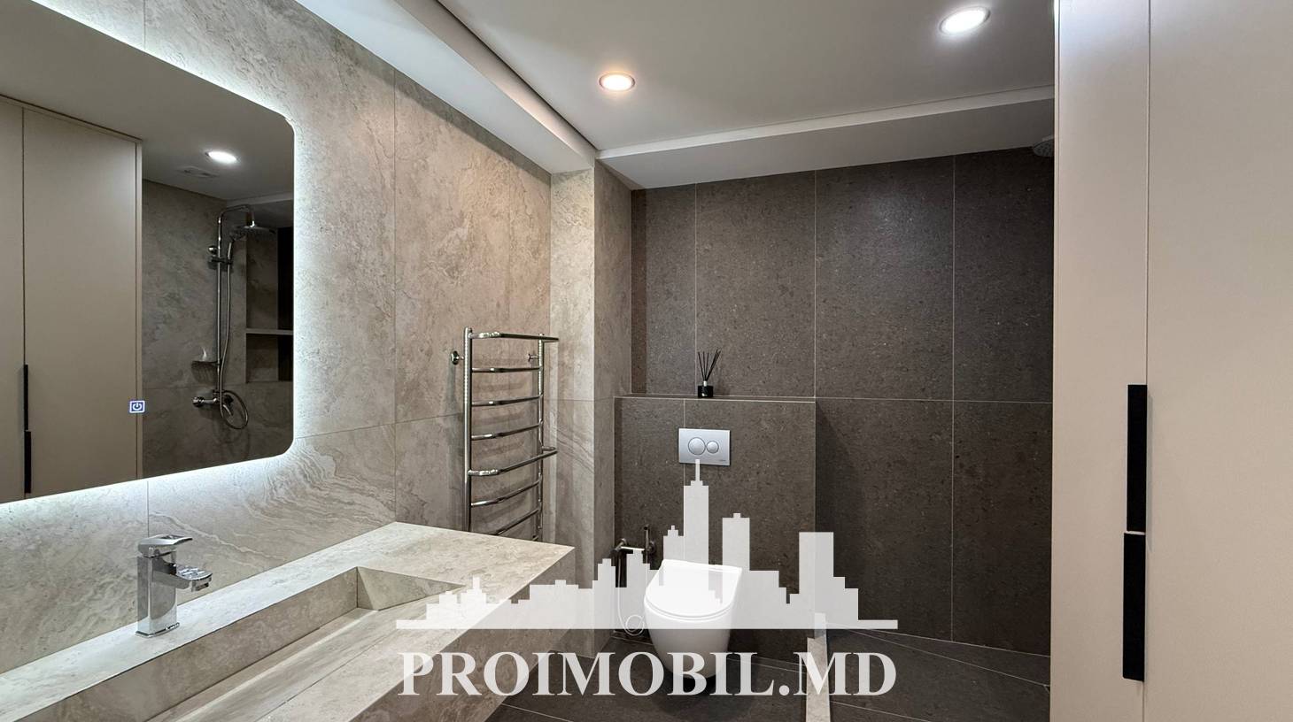 https://images.proimobil.md/C5C5ZzA0O3SooIW3JmPTPZ1XQYUJjk6liEMnFLdc51Q/watermark:0.75:so:0:30:0.39/resize:fill:1460:816:1/gravity:ce/bG9jYWw6Ly8vZXN0YXRlL2xyL2Q0MDRmMzNjLTZkYTItNDQxYS04OGI2LTdmOTBiMjc0Y2RhOS5qcGVn