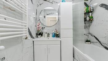 https://images.proimobil.md/C5X3tX6Ojswm7LvJnNvSg69yy4v-cWd6182uXmU1iMI/resize:fill:350:198:1/gravity:ce/bG9jYWw6Ly8vZXN0YXRlL2xyLzUwMmE0NDk5LTNmODAtNDBjOS1iMThlLWNlZTdlZjMzZTQ4MC5qcGVn