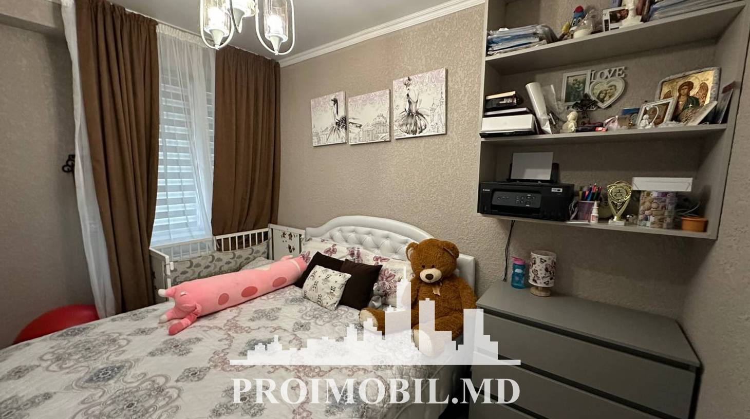 https://images.proimobil.md/C5fwlAUiTeJIsvnEvdZl269YT4ASB3n8B15iM9BXq-8/watermark:0.75:so:0:30:0.39/resize:fill:1460:816:1/gravity:ce/bG9jYWw6Ly8vZXN0YXRlL2xyLzMwN2VjYzk5LWUzZjYtNDA3Ni05YzUwLTY0OWZiZTE5ODRjZS5qcGVn