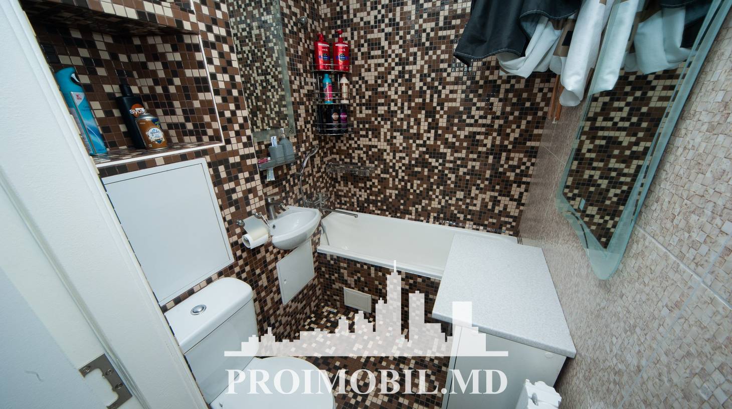 https://images.proimobil.md/C5u-frBnO23ZqkYX9refA1VyS_IxBu_NVhOZi52Uuv4/watermark:0.75:so:0:30:0.39/resize:fill:1460:816:1/gravity:ce/bG9jYWw6Ly8vZXN0YXRlL2xyL2MxZDhhZWRlLTc3ZjktNDRmZS1hZGJiLWQ3MmZmMjFjZTY1Ni5qcGVn