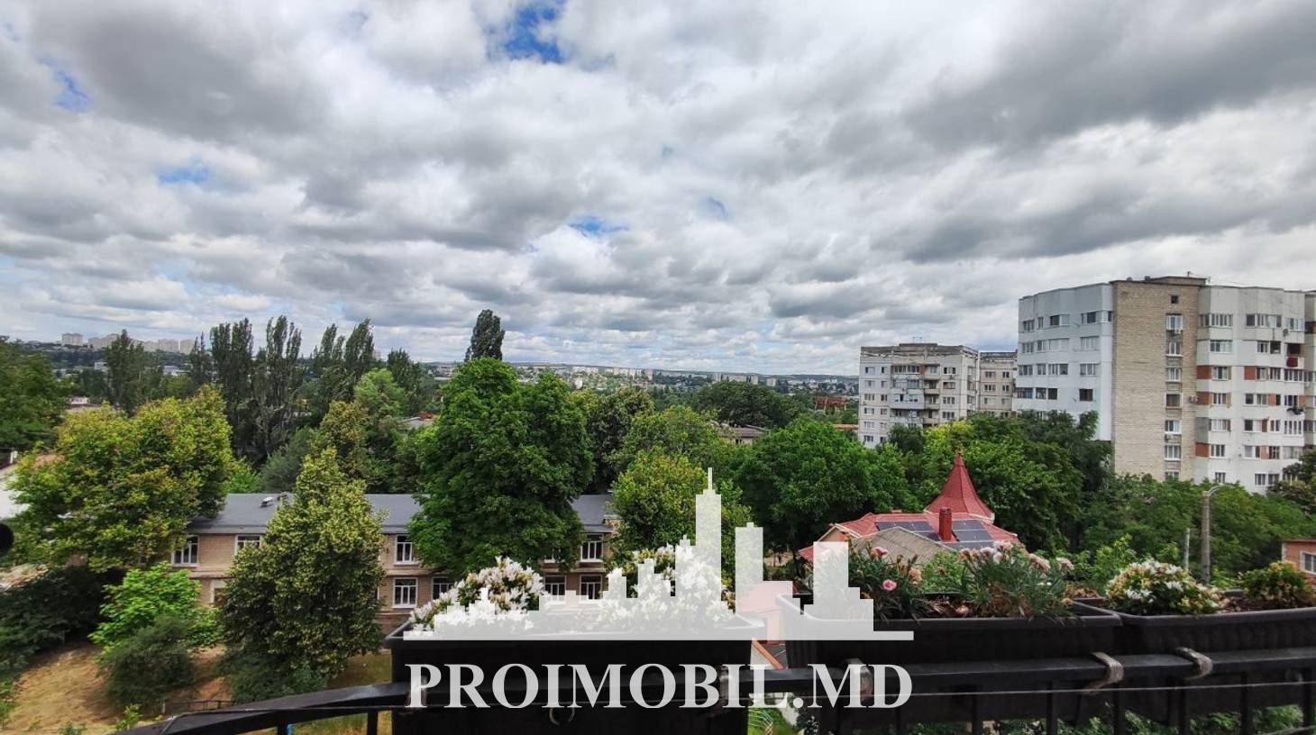 https://images.proimobil.md/CARVswvUTZsSTXUIE-3LZJF-k4mHuWvKH8315nNTUik/watermark:0.75:so:0:30:0.39/resize:fill:1460:816:1/gravity:ce/bG9jYWw6Ly8vZXN0YXRlL2xyLzlmMGU2MzkwLTg5N2MtNGI1NC1iMzZkLWZkYzE3MWE1NjE3Ny5qcGVn