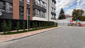 https://images.proimobil.md/CBO7vVXfMjGzixQ8E_35gEe1J9Hu4Kn3TAkK_M_nfgc/resize:fill:350:198:1/gravity:ce/bG9jYWw6Ly8vZXN0YXRlL2xyLzY5ZDhlYzdjLWNjNWEtNGRiYy1hYmUzLTA4MmUyODJjNjY2Ny5qcGVn