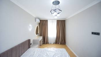 https://images.proimobil.md/CG5ztP4jOM5KpeK3U3dYN-wQ2yGoFwp6X8YCD-0TQmA/resize:fill:350:198:1/gravity:ce/bG9jYWw6Ly8vZXN0YXRlL2xyL2MyYjMwNTRlLTQ4YTYtNDQwNS1hMGI5LTI1ZjE0YzhmYTIwMi5qcGVn