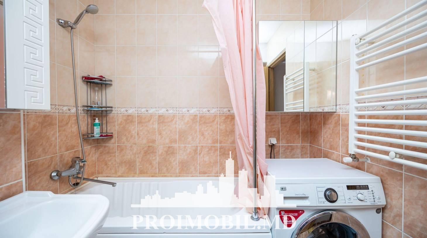 https://images.proimobil.md/CGkZKswimNFdlSW9BZuJnLslFsDOeSGwORAYqlkIvxw/watermark:0.75:so:0:30:0.39/resize:fill:1460:816:1/gravity:ce/bG9jYWw6Ly8vZXN0YXRlL2xyLzFhMDVmMmQ2LWYxMDgtNDNkMy04MDZhLWRjNWEwZTIzNjc5NS5qcGVn