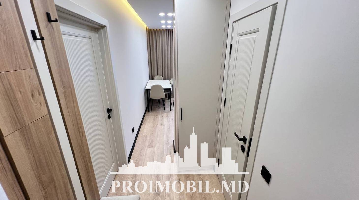 https://images.proimobil.md/CKj3wsz1sJtvuIq960DSR_EnDMYfoV43z1GK6Ogc07s/watermark:0.75:so:0:30:0.39/resize:fill:1460:816:1/gravity:ce/bG9jYWw6Ly8vZXN0YXRlL2xyLzlkYTU1ODk3LWJlMmMtNDk0YS1hN2MxLTVmOTIwODliYWJmNy5qcGVn