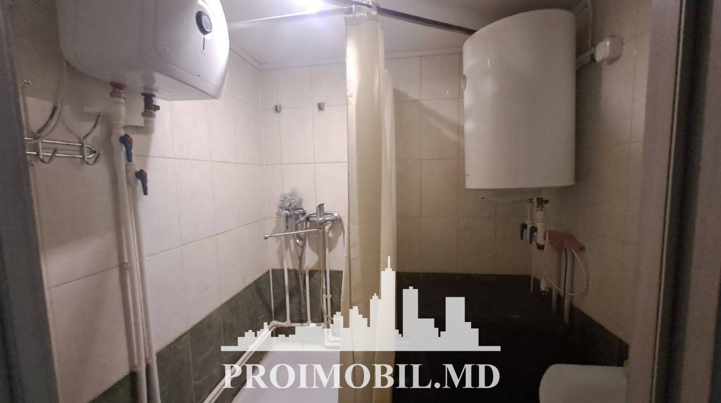 https://images.proimobil.md/CNTPREzJfJTMHQt2P1LHGvgzu2N0bBMyQNUcZHf_1Uo/watermark:0.75:so:0:30:0.39/resize:fill:1460:816:1/gravity:ce/bG9jYWw6Ly8vZXN0YXRlL2xyLzQxM2E1YWEzLWJkOTMtNDQwNC1hMGIyLTZiZmQwNDA2MDcxZC5qcGVn