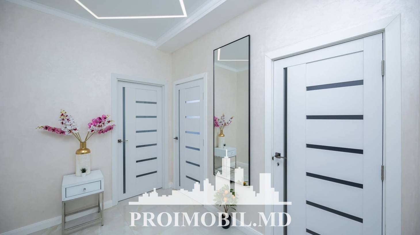 https://images.proimobil.md/COwuY_gt740agA9xbuXPgBgswBhgf0P395gwKLveRMQ/watermark:0.75:so:0:30:0.39/resize:fill:1460:816:1/gravity:ce/bG9jYWw6Ly8vZXN0YXRlL2xyLzllMzg0ZTM3LTYxZjQtNDFlMC1hZWE2LTdjZTljMWQyYjlmMy5qcGVn