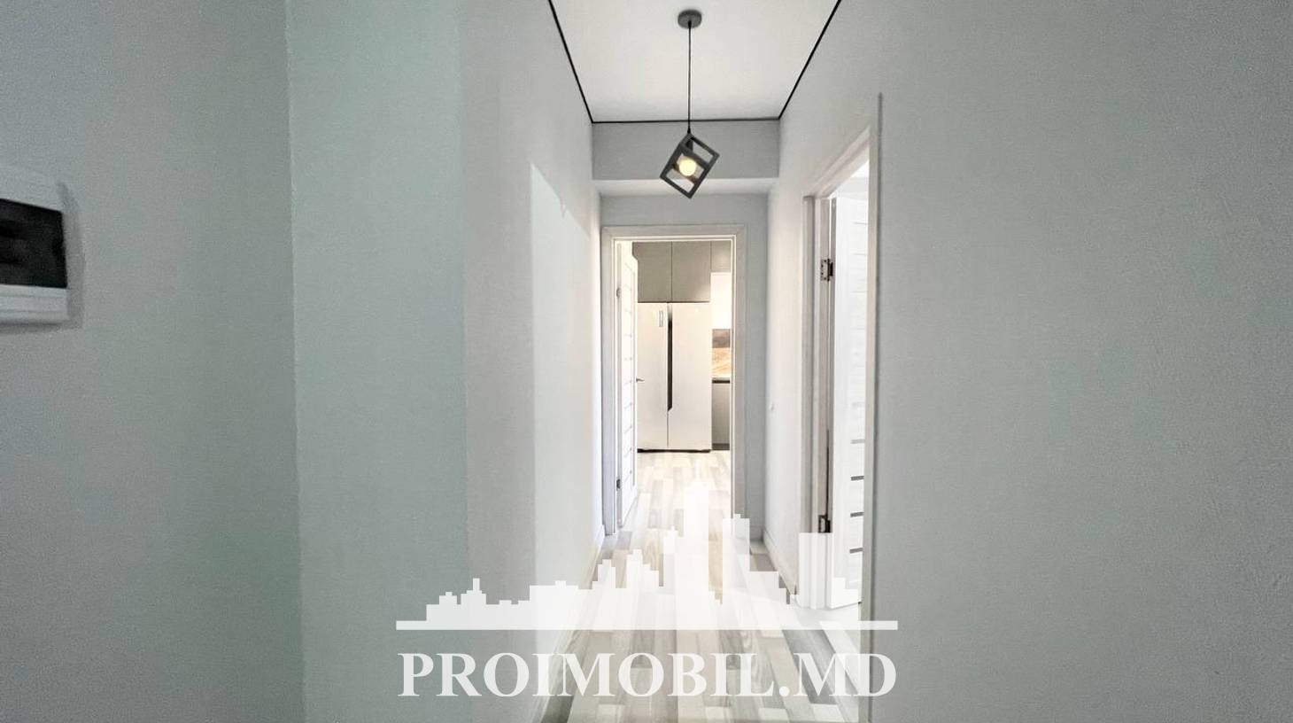 https://images.proimobil.md/COyOZmZlrvzU09vOORBK60SrCV9YSZFreXnAkMOVpuI/watermark:0.75:so:0:30:0.39/resize:fill:1460:816:1/gravity:ce/bG9jYWw6Ly8vZXN0YXRlL2xyLzEzYzc2MDAxLTQ4ZTMtNDI1My1hZTkyLWZjYzQ1OTJmNzk5ZS5qcGVn