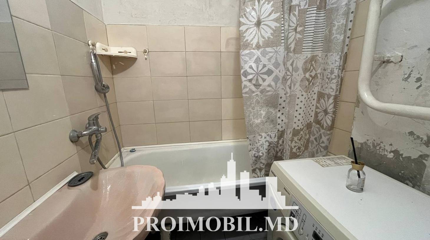 https://images.proimobil.md/CPFcZit91tHR11uHiJXIgn7YhXoEUQcT0M7ZFM18g28/watermark:0.75:so:0:30:0.39/resize:fill:1460:816:1/gravity:ce/bG9jYWw6Ly8vZXN0YXRlL2xyL2ZlZDA0MGE2LTY4NmItNDkzYS04ZWRiLWQyMmEzZWY3NTNmZC5qcGVn