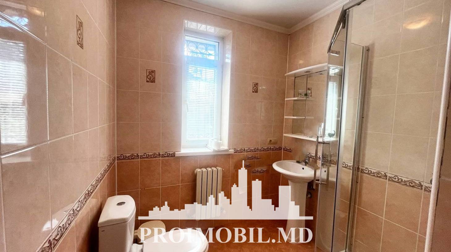 https://images.proimobil.md/CV2-HMfE98Yeq--5TFTbl5z_19UgggnjTPd14hVab0I/watermark:0.75:so:0:30:0.39/resize:fill:1460:816:1/gravity:ce/bG9jYWw6Ly8vZXN0YXRlL2xyL2RkMzBjYjc3LTM0MTQtNDk2Ny04ZTQ3LWEwYzM5NzM1ZWIxZS5qcGVn