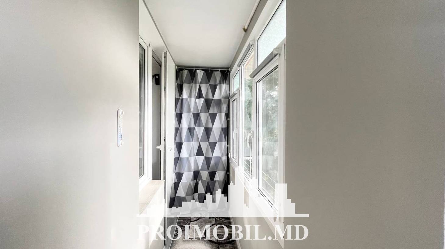 https://images.proimobil.md/CVqOtm5JndBYv1SLwV2rBQdu2D68h0MCQXir94viKIg/watermark:0.75:so:0:30:0.39/resize:fill:1460:816:1/gravity:ce/bG9jYWw6Ly8vZXN0YXRlL2xyL2JmYmUxOWY0LTg1OWQtNDc4MC1hOGJiLWM4YzcwZjg4NWI0OC5qcGVn