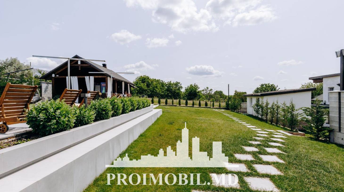 https://images.proimobil.md/CVsR6tRI2PmsxGpaeojUIFqEVbqxDtdA2TO2Kgelqzk/watermark:0.75:so:0:30:0.39/resize:fill:1460:816:1/gravity:ce/bG9jYWw6Ly8vZXN0YXRlL2xyLzFmZTlmN2JmLWVjYjEtNDFlYS05NmRhLWQwNjRjZjRlYjU5NS5qcGVn