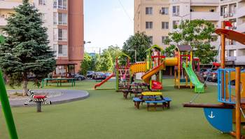 https://images.proimobil.md/CWCFRgKfDUYajnpRIVh0_qXwcP9DXdB2JyNkv3SKdZk/resize:fill:350:198:1/gravity:ce/bG9jYWw6Ly8vZXN0YXRlL2xyLzJlMjIzODM0LTRkNDgtNDAyOS1iMTYwLWFlZjdiNGFhOGFhNC5qcGVn