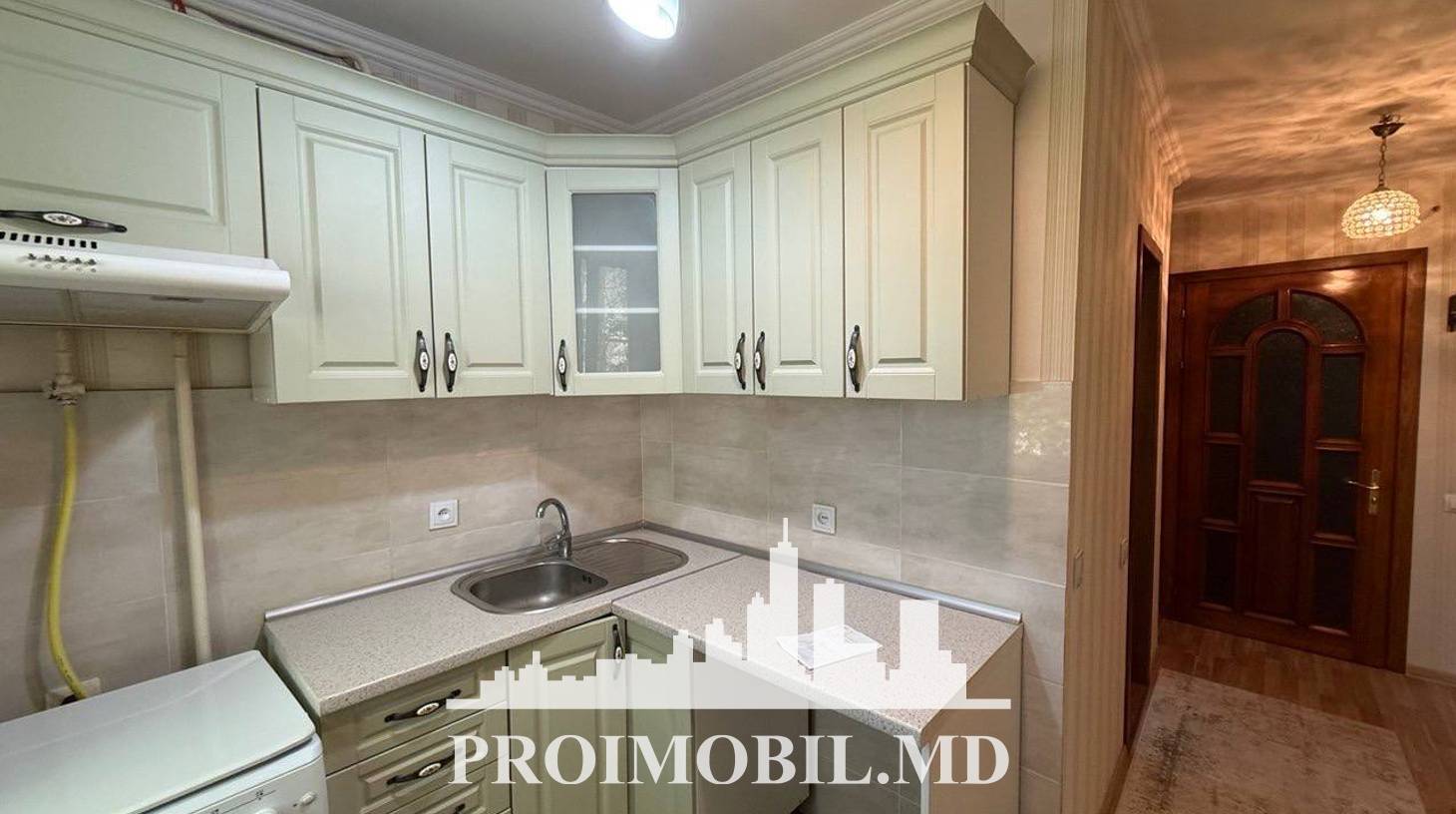 https://images.proimobil.md/CWFr86N_cfLSUOB5kYS4qH0OVFT-qikA0cI1i1qU8zw/watermark:0.75:so:0:30:0.39/resize:fill:1460:816:1/gravity:ce/bG9jYWw6Ly8vZXN0YXRlL2xyL2YzZGI1OGY0LTg3YTAtNDYxZC04ZjlkLWZhMDViNmIxNjQ3Zi5qcGVn