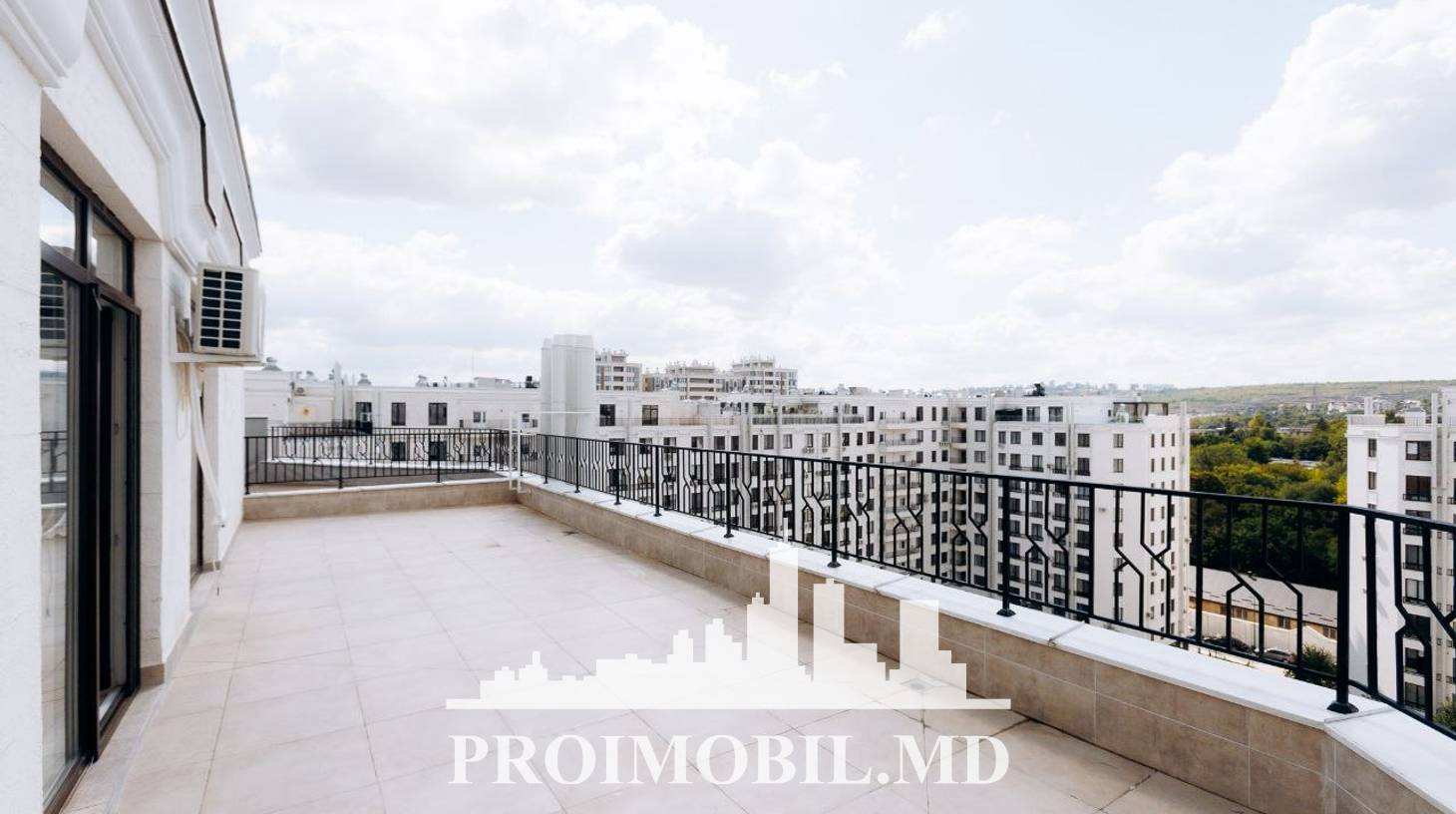 https://images.proimobil.md/CYZK_7Mf4x52pgFVhjnfQduxuakG8tod7MvIWCEyXXA/watermark:0.75:so:0:30:0.39/resize:fill:1460:816:1/gravity:ce/bG9jYWw6Ly8vZXN0YXRlL2xyLzA0NWIzNzEyLTlhOWItNGM1My05NzVhLTQyMWEwN2IxNGEyZS5qcGVn