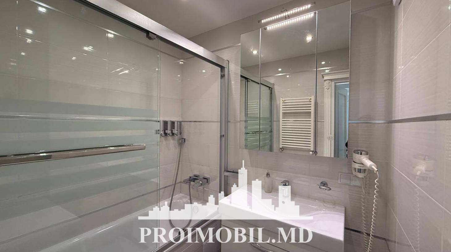 https://images.proimobil.md/CZQQ6mMCG-SSn71xDIfe5iLz6uPmn8vZ3P1gmYHBkG4/watermark:0.75:so:0:30:0.39/resize:fill:1460:816:1/gravity:ce/bG9jYWw6Ly8vZXN0YXRlL2xyLzYwOWJkZDY5LWRiZjQtNDEwOC1hNmZlLWRlNWNmZDQ2NThiNy5qcGVn