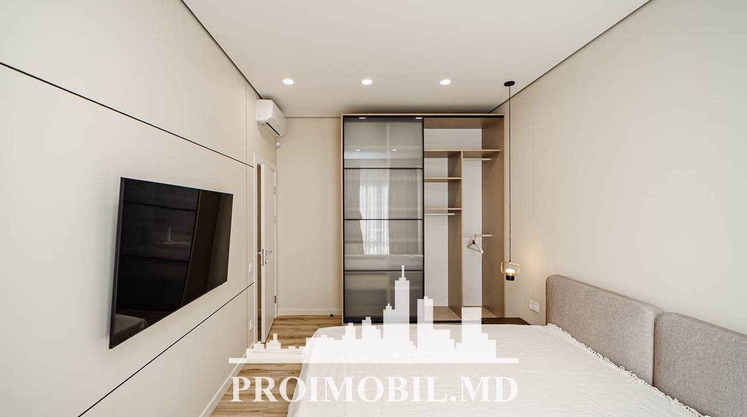 https://images.proimobil.md/Cddi2LTfU6jT97G2Kxriyzy19NKCaLjWtY7BG1Uj0XA/watermark:0.75:so:0:30:0.39/resize:fill:1460:816:1/gravity:ce/bG9jYWw6Ly8vZXN0YXRlL2xyLzY1N2M1NmVjLWVhZDYtNGFiNy1iOTIwLTdkZTFiNDNlYTcxNi5qcGVn