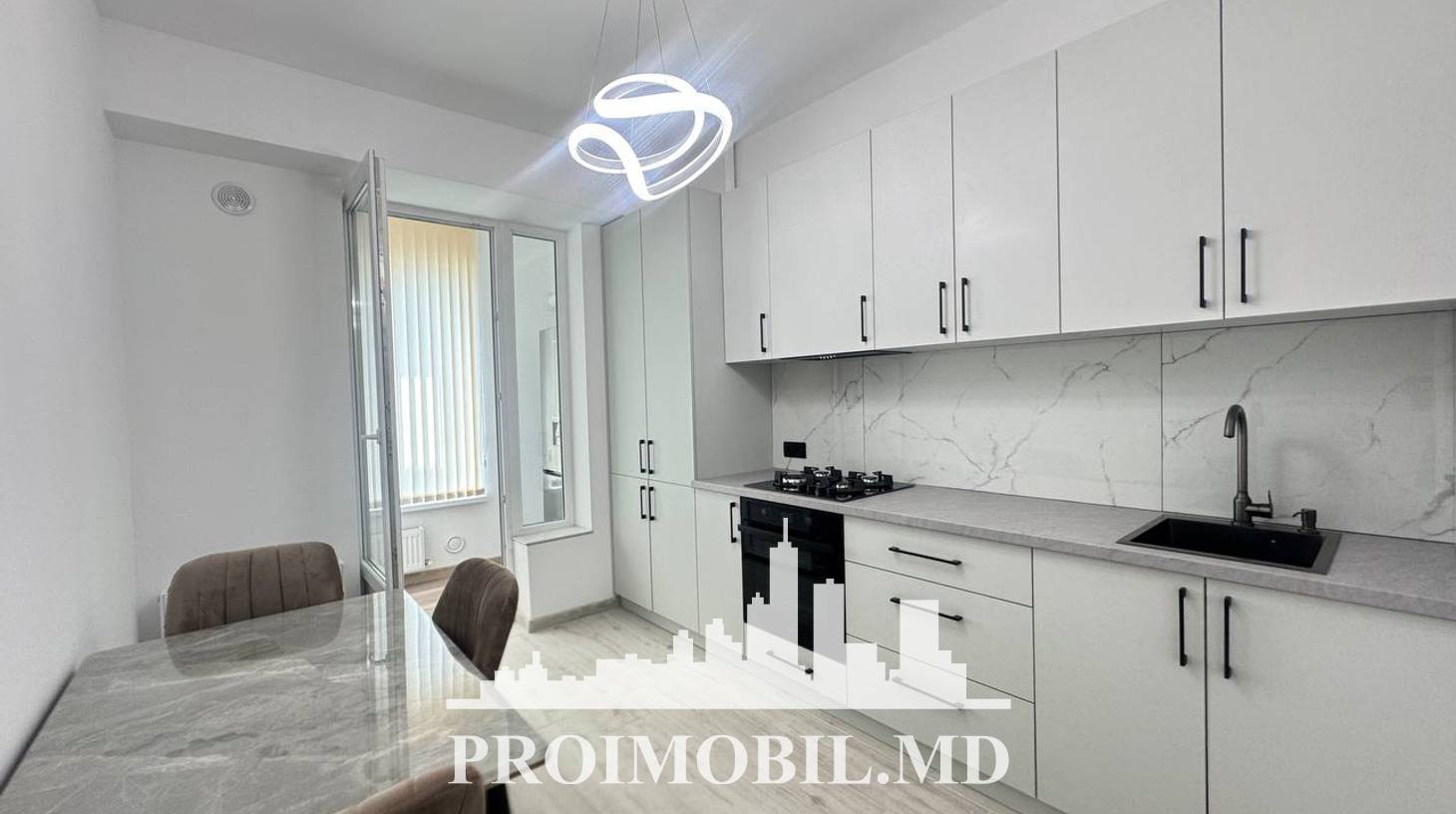 https://images.proimobil.md/CfFeH9ZJGryOiPUOujg4jv5btPqxci9VKdui4JBLPJE/watermark:0.75:so:0:30:0.39/resize:fill:1460:816:1/gravity:ce/bG9jYWw6Ly8vZXN0YXRlL2xyLzM0MTYzMDUxLWY2MjAtNGEyMy05OGU5LTNmOTE5ZjUzZGEyYS5qcGVn