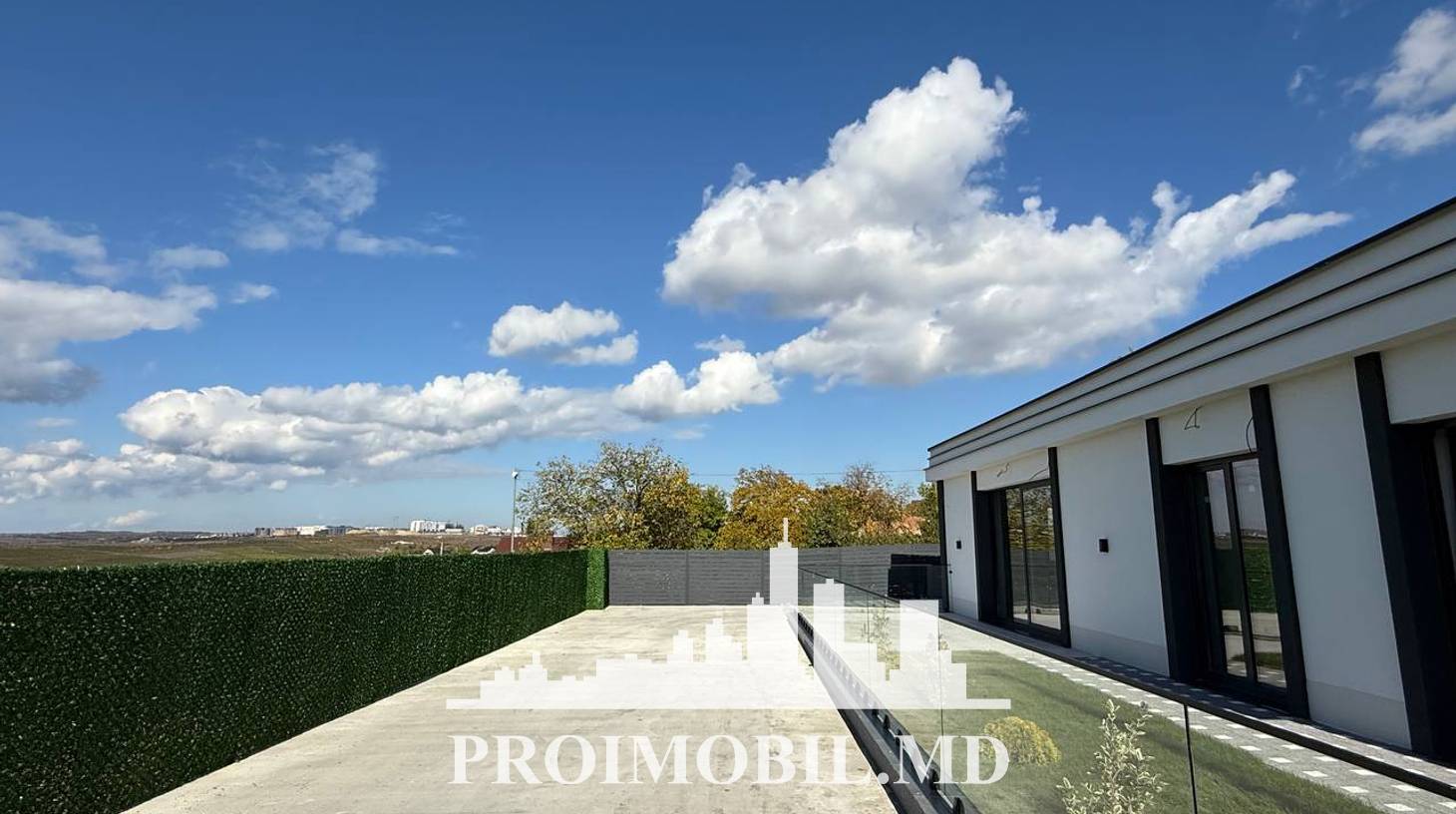 https://images.proimobil.md/CgwEorH4h5JIi1jQrEATwMcjGOSfaI2V4zrzpLtB1aI/watermark:0.75:so:0:30:0.39/resize:fill:1460:816:1/gravity:ce/bG9jYWw6Ly8vZXN0YXRlL2xyLzljMWJlYjg0LTgwNDEtNGU5Yi05ZjM2LWM2Y2Q1NTBjNWM2Yy5qcGVn