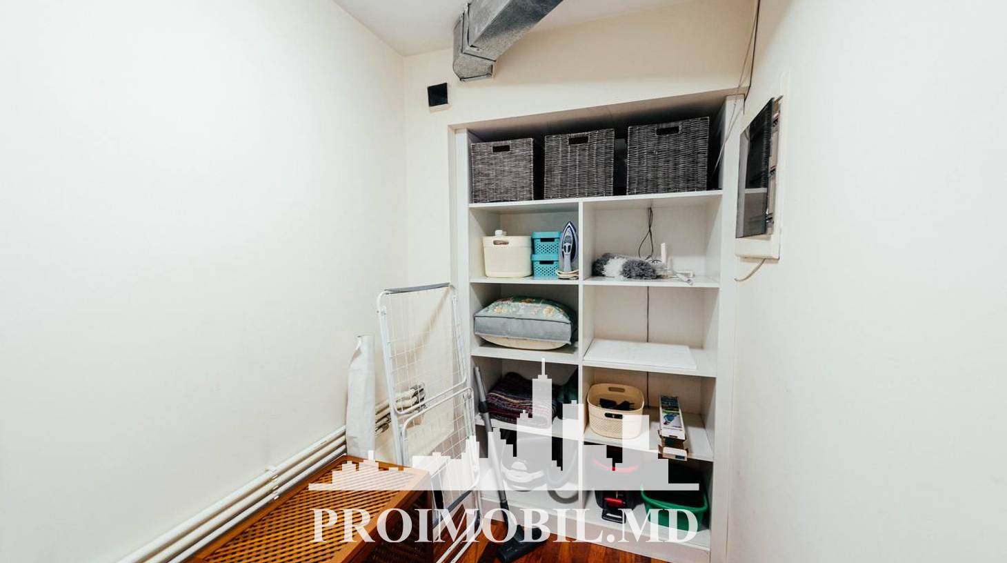 https://images.proimobil.md/Ci24_919RCUvcQjSU2axlqYPKi7EAF7CDhWPwHo5fRI/watermark:0.75:so:0:30:0.39/resize:fill:1460:816:1/gravity:ce/bG9jYWw6Ly8vZXN0YXRlL2xyL2E5ZjQ0YTdkLWNiYzAtNGUwNi1hMDA1LTk3NzAyNDQzZWRjMy5qcGVn
