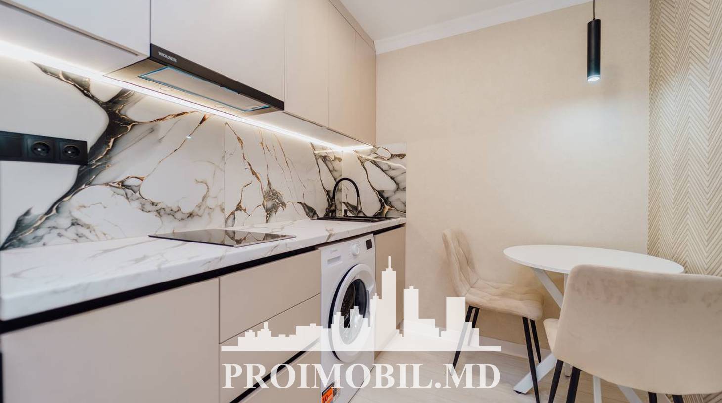 https://images.proimobil.md/CiYrGMoK3eZ_JJJ3xm3AAZLT4U6j8DVeWur1_ubHuLc/watermark:0.75:so:0:30:0.39/resize:fill:1460:816:1/gravity:ce/bG9jYWw6Ly8vZXN0YXRlL2xyL2IwYjg0ZmQ5LWMwYWItNDViMC1iMTcxLWViYTE3YmVkMzc3MS5qcGVn